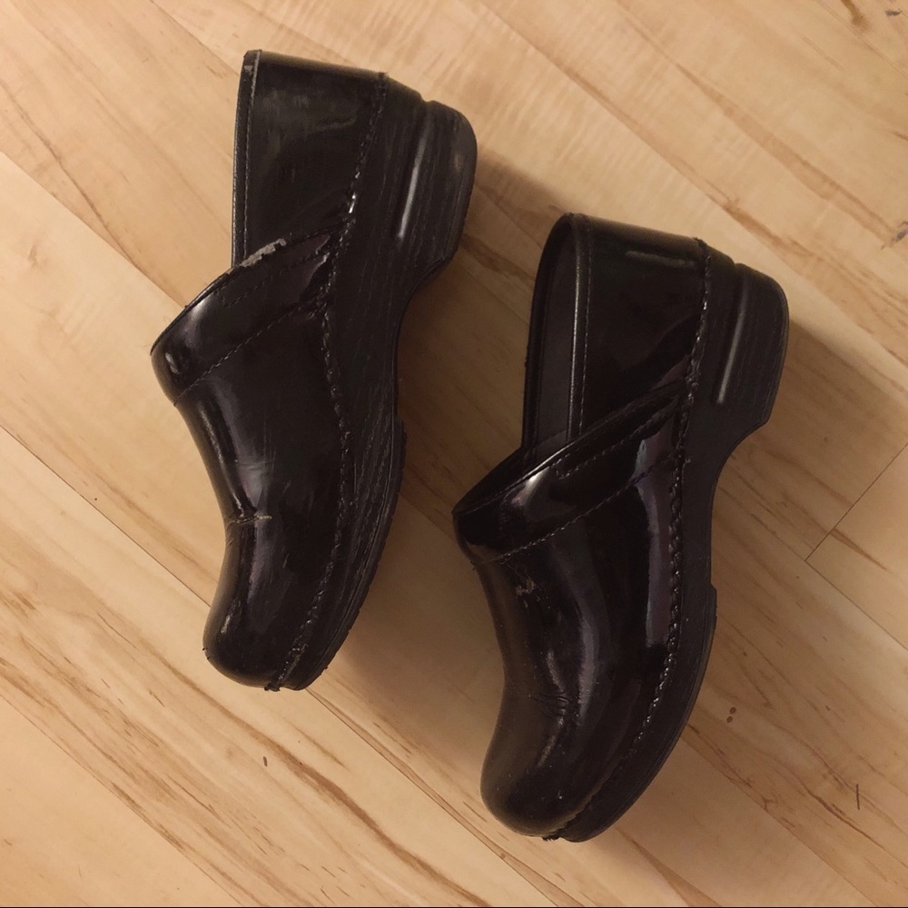 Dansko XP Patent Clogs Size 8